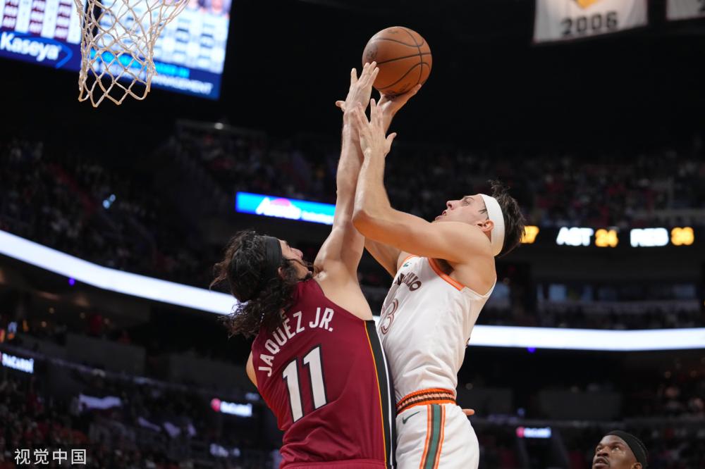 在全队上下 在全队上下