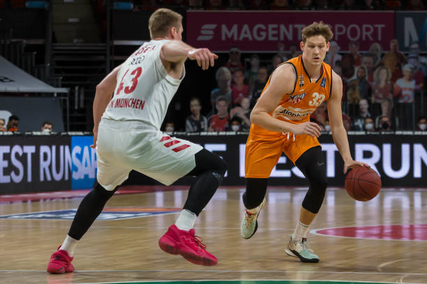 欧协-恩昆库菲利克斯梅开二度 切尔西8-0诺亚.